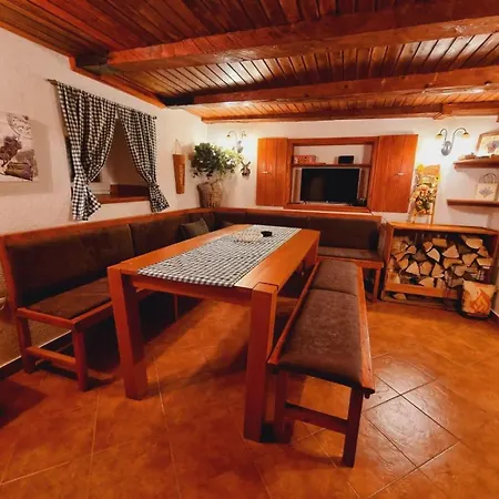 Pine&oak Holiday home *